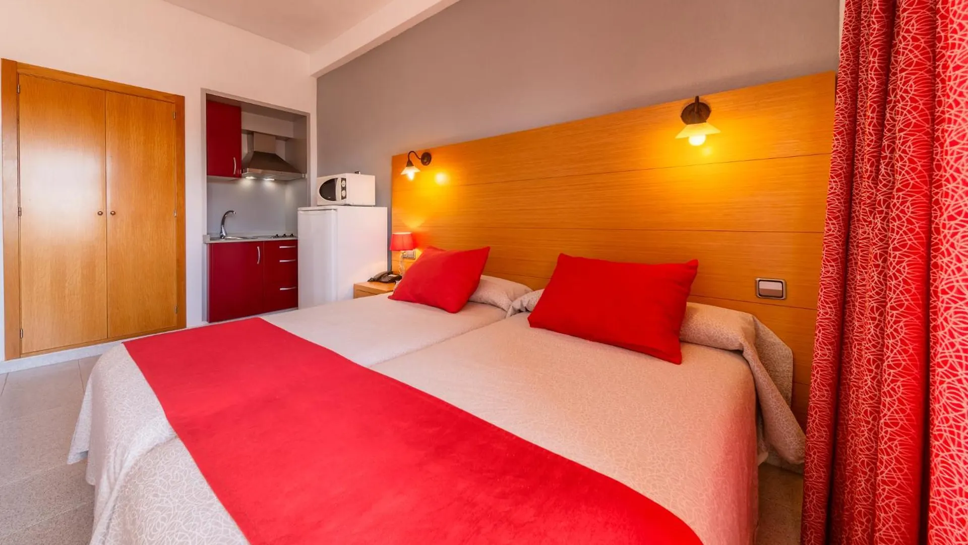 Apartamentos Isla Del Sol Can Pastilla  Spain
